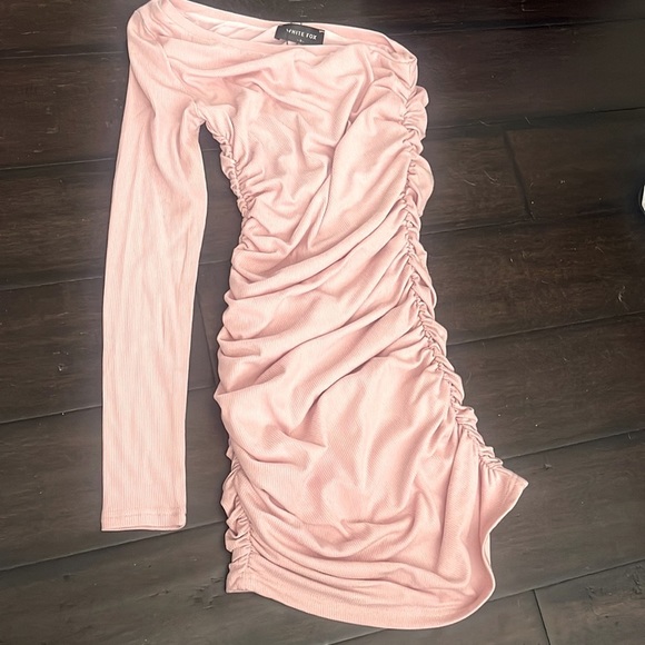 white fox pink one shoulder scrunch dress - Picture 2 of 3